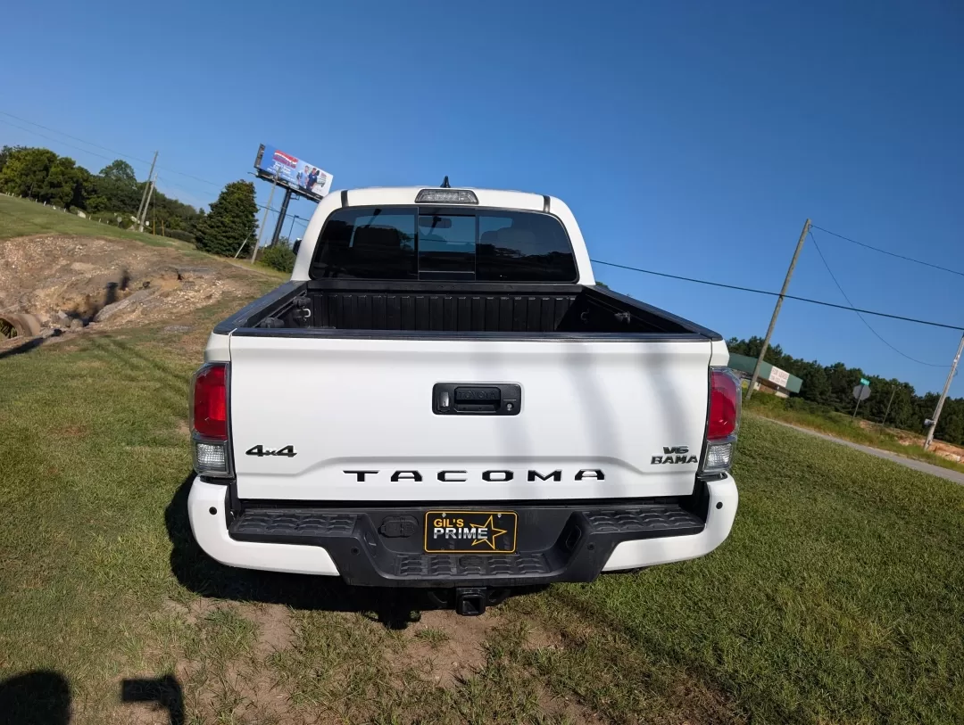 2017 Toyota Tacoma Limited (5TFGZ5AN2HX) with an Other engine, located at 1430 Gateway Drive, Opelika, AL, 36801, (334) 239-0944, 32.637871, -85.409790 - **Explore the Great Outdoors with the 2017 Toyota Tacoma Limited Your Perfect Adventure Companion!**<br /> <br /> Are you ready to embrace a lifestyle filled with adventure, whether it's hauling gear for your weekend camping trips or navigating through the urban landscape? The 2017 Toyota Tacoma Li - Photo#5