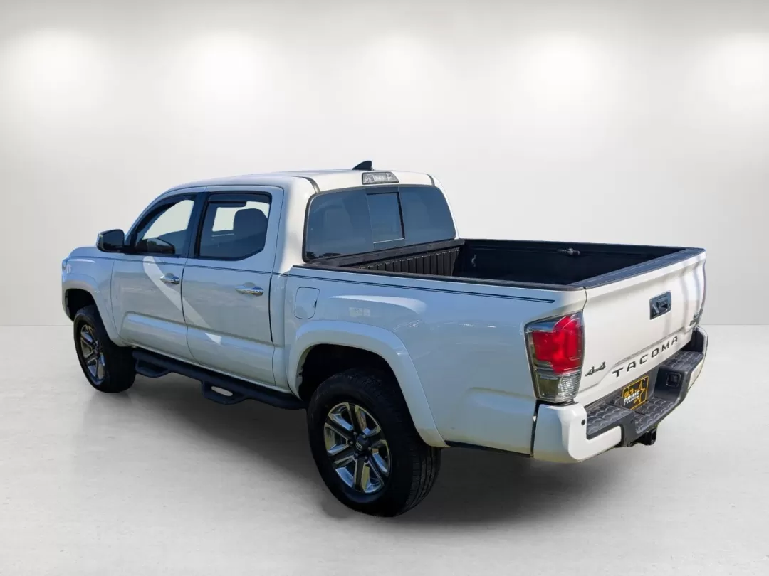 2017 Toyota Tacoma Limited (5TFGZ5AN2HX) with an Other engine, located at 1430 Gateway Drive, Opelika, AL, 36801, (334) 239-0944, 32.637871, -85.409790 - **Explore the Great Outdoors with the 2017 Toyota Tacoma Limited Your Perfect Adventure Companion!**<br /> <br /> Are you ready to embrace a lifestyle filled with adventure, whether it's hauling gear for your weekend camping trips or navigating through the urban landscape? The 2017 Toyota Tacoma Li - Photo#6