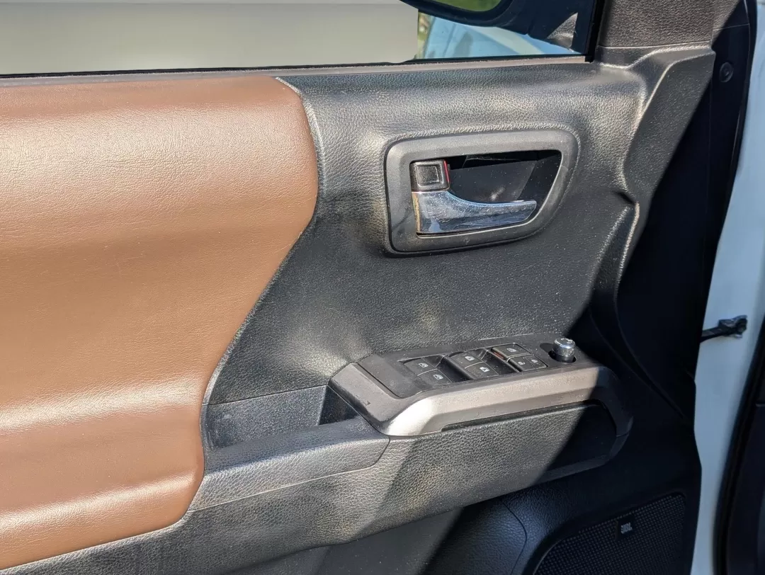2017 Toyota Tacoma Limited (5TFGZ5AN2HX) with an Other engine, located at 1430 Gateway Drive, Opelika, AL, 36801, (334) 239-0944, 32.637871, -85.409790 - **Explore the Great Outdoors with the 2017 Toyota Tacoma Limited Your Perfect Adventure Companion!**<br /> <br /> Are you ready to embrace a lifestyle filled with adventure, whether it's hauling gear for your weekend camping trips or navigating through the urban landscape? The 2017 Toyota Tacoma Li - Photo#8