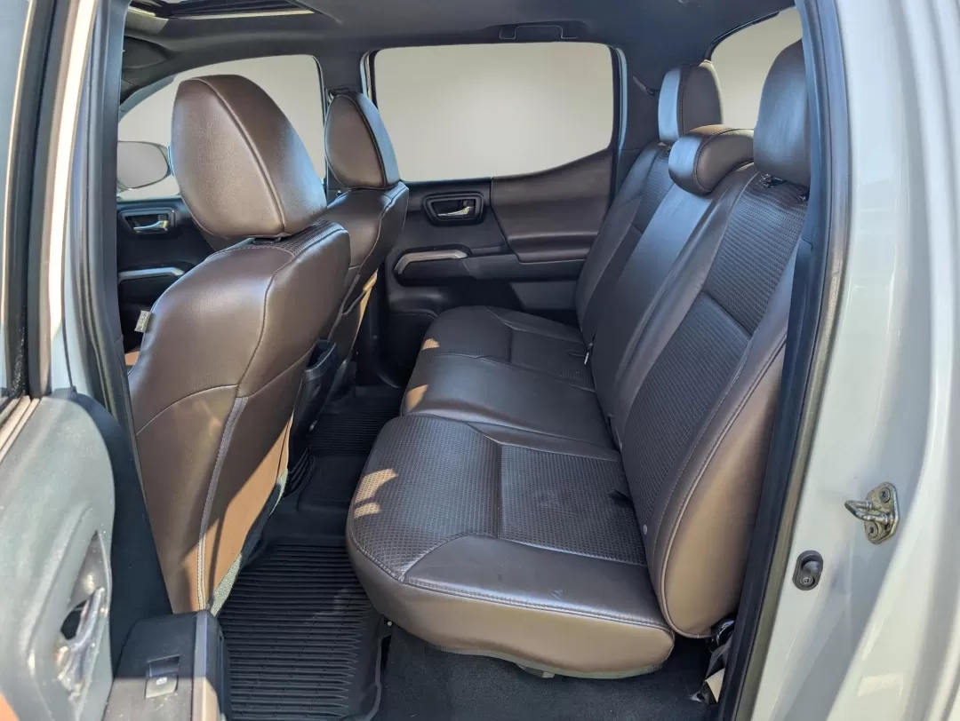 2017 Toyota Tacoma Limited (5TFGZ5AN2HX) with an Other engine, located at 1430 Gateway Drive, Opelika, AL, 36801, (334) 239-0944, 32.637871, -85.409790 - **Explore the Great Outdoors with the 2017 Toyota Tacoma Limited Your Perfect Adventure Companion!**<br /> <br /> Are you ready to embrace a lifestyle filled with adventure, whether it's hauling gear for your weekend camping trips or navigating through the urban landscape? The 2017 Toyota Tacoma Li - Photo#10