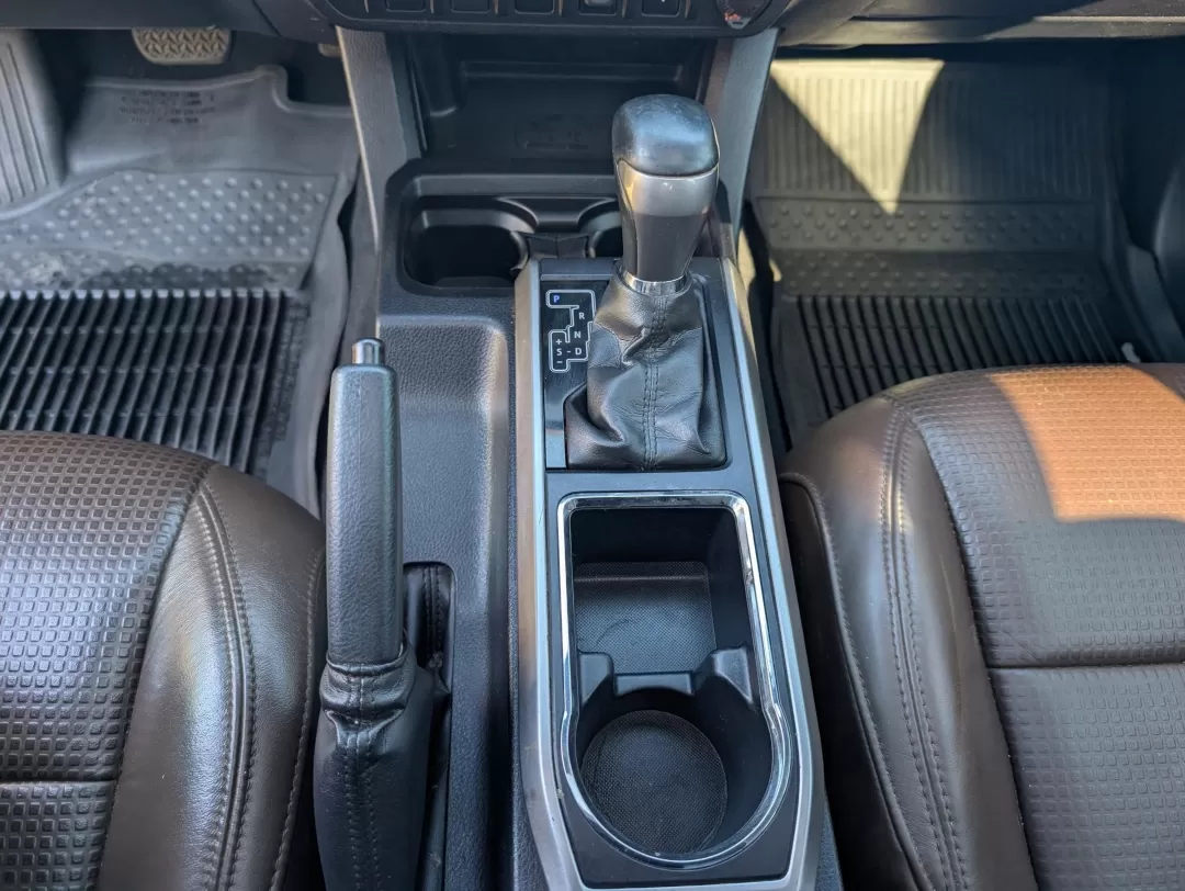 2017 Toyota Tacoma Limited (5TFGZ5AN2HX) with an Other engine, located at 1430 Gateway Drive, Opelika, AL, 36801, (334) 239-0944, 32.637871, -85.409790 - **Explore the Great Outdoors with the 2017 Toyota Tacoma Limited Your Perfect Adventure Companion!**<br /> <br /> Are you ready to embrace a lifestyle filled with adventure, whether it's hauling gear for your weekend camping trips or navigating through the urban landscape? The 2017 Toyota Tacoma Li - Photo#12