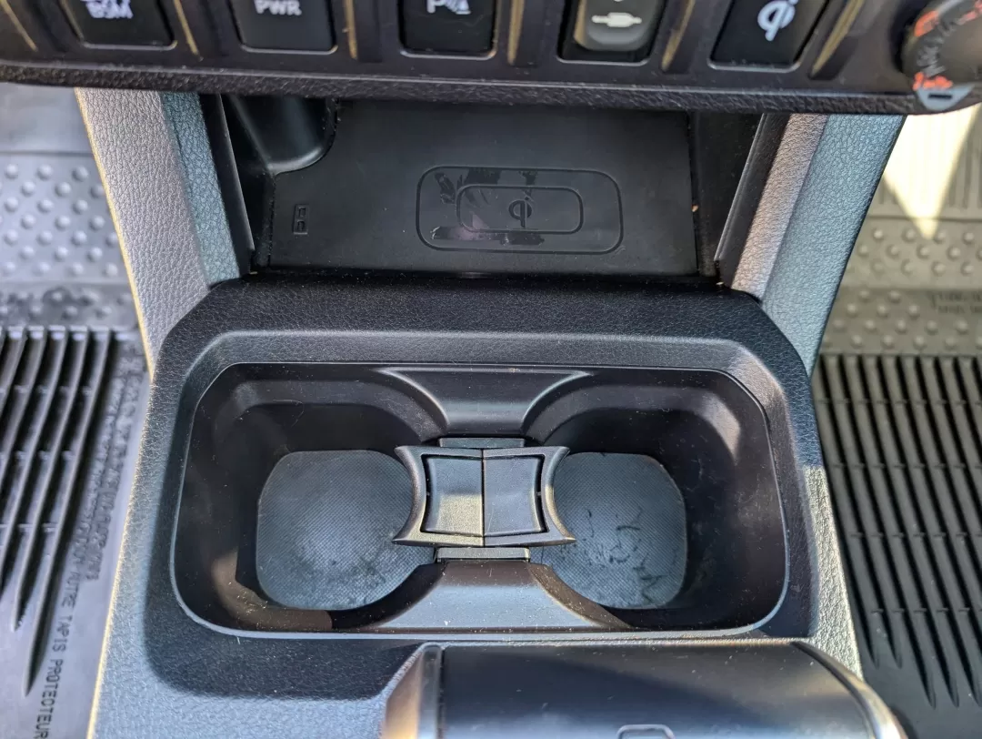 2017 Toyota Tacoma Limited (5TFGZ5AN2HX) with an Other engine, located at 1430 Gateway Drive, Opelika, AL, 36801, (334) 239-0944, 32.637871, -85.409790 - **Explore the Great Outdoors with the 2017 Toyota Tacoma Limited Your Perfect Adventure Companion!**<br /> <br /> Are you ready to embrace a lifestyle filled with adventure, whether it's hauling gear for your weekend camping trips or navigating through the urban landscape? The 2017 Toyota Tacoma Li - Photo#13