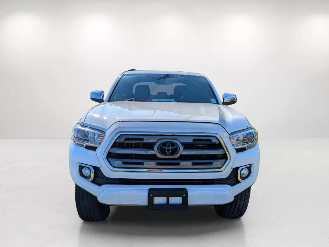 2017 Toyota Tacoma Limited (5TFGZ5AN2HX) with an Other engine, located at 1430 Gateway Drive, Opelika, AL, 36801, (334) 239-0944, 32.637871, -85.409790 - **Explore the Great Outdoors with the 2017 Toyota Tacoma Limited Your Perfect Adventure Companion!**<br /> <br /> Are you ready to embrace a lifestyle filled with adventure, whether it's hauling gear for your weekend camping trips or navigating through the urban landscape? The 2017 Toyota Tacoma Li - Photo#6