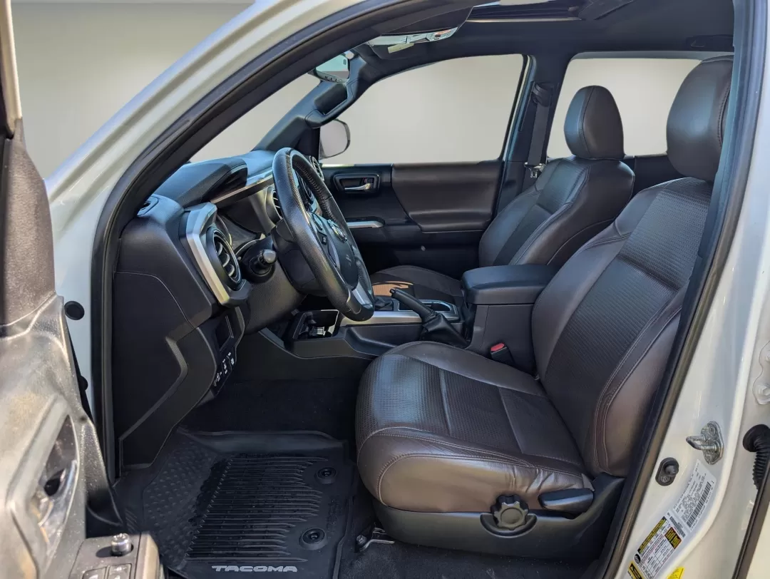 2017 Toyota Tacoma Limited (5TFGZ5AN2HX) with an Other engine, located at 1430 Gateway Drive, Opelika, AL, 36801, (334) 239-0944, 32.637871, -85.409790 - **Explore the Great Outdoors with the 2017 Toyota Tacoma Limited Your Perfect Adventure Companion!**<br /> <br /> Are you ready to embrace a lifestyle filled with adventure, whether it's hauling gear for your weekend camping trips or navigating through the urban landscape? The 2017 Toyota Tacoma Li - Photo#14