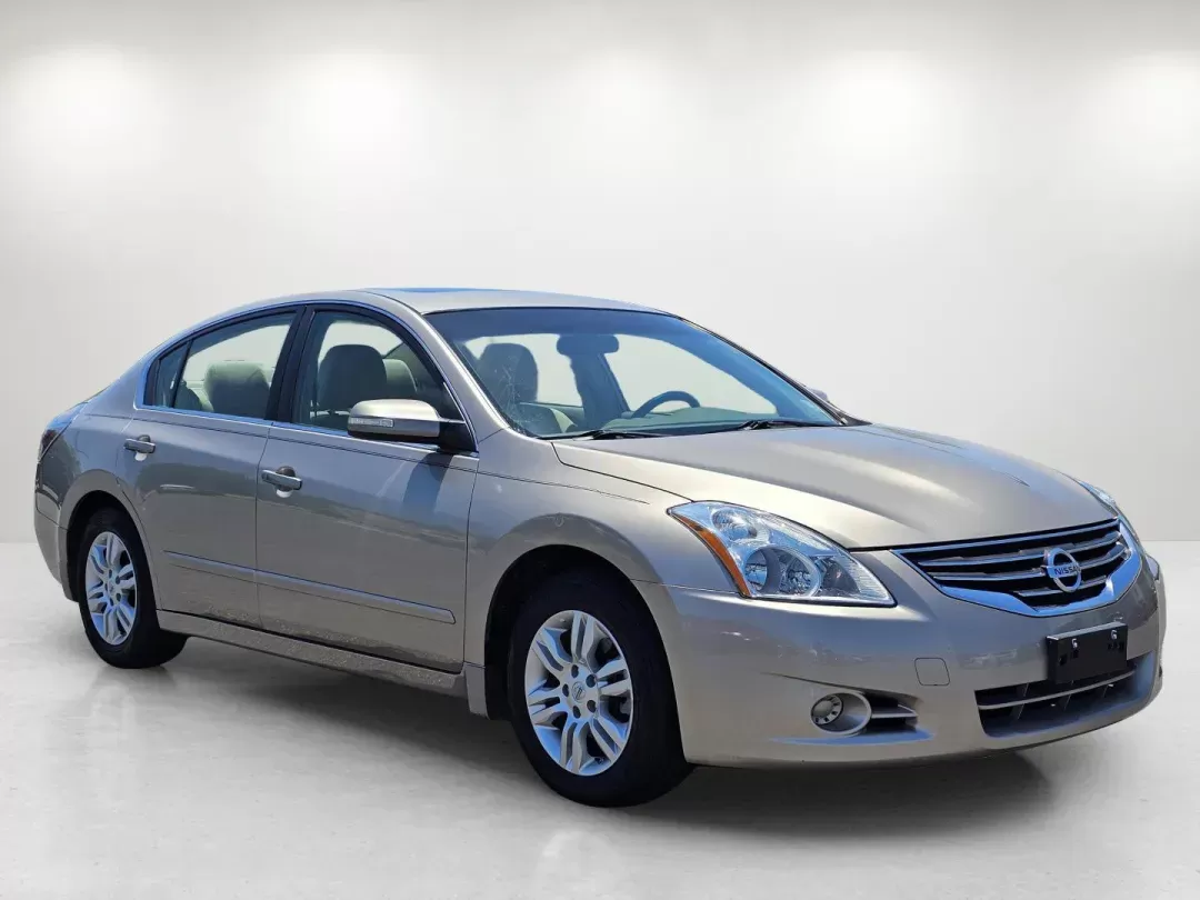 2011 /Blonde Nissan Altima 2.5 S (1N4AL2AP1BC) with an Gas I4 2.5L/ engine, 1-Speed Continuously Variable transmission, located at 521 Old Farm Lane Rd, Prattville, AL, 36066, (334) 325-1505, 32.482460, -86.416367 - 2011 Nissan Altima 2.5 S - Photo#3