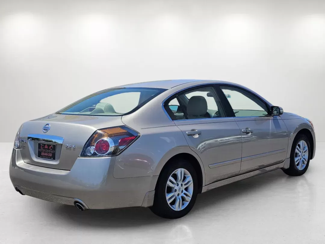 2011 /Blonde Nissan Altima 2.5 S (1N4AL2AP1BC) with an Gas I4 2.5L/ engine, 1-Speed Continuously Variable transmission, located at 521 Old Farm Lane Rd, Prattville, AL, 36066, (334) 325-1505, 32.482460, -86.416367 - 2011 Nissan Altima 2.5 S - Photo#5