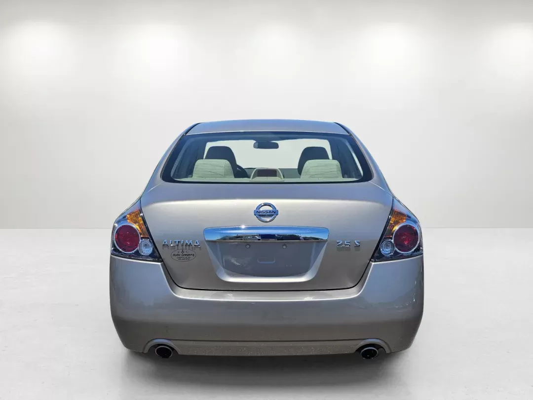 2011 /Blonde Nissan Altima 2.5 S (1N4AL2AP1BC) with an Gas I4 2.5L/ engine, 1-Speed Continuously Variable transmission, located at 521 Old Farm Lane Rd, Prattville, AL, 36066, (334) 325-1505, 32.482460, -86.416367 - 2011 Nissan Altima 2.5 S - Photo#6