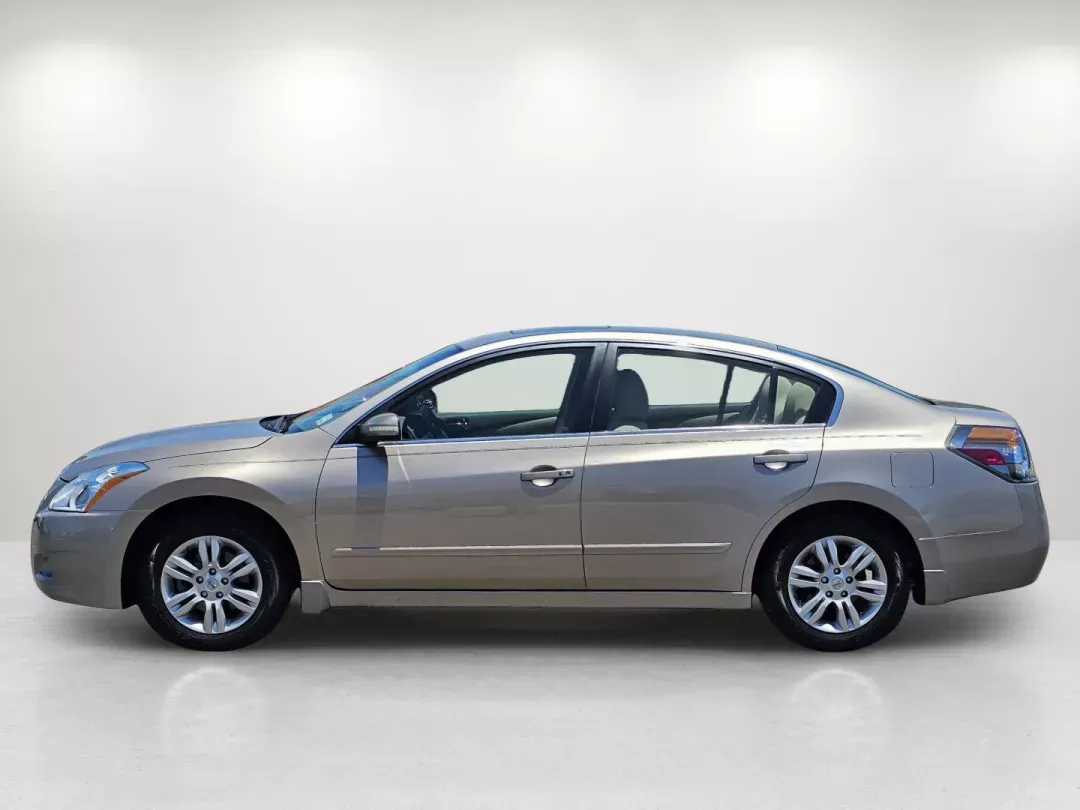 2011 /Blonde Nissan Altima 2.5 S (1N4AL2AP1BC) with an Gas I4 2.5L/ engine, 1-Speed Continuously Variable transmission, located at 521 Old Farm Lane Rd, Prattville, AL, 36066, (334) 325-1505, 32.482460, -86.416367 - 2011 Nissan Altima 2.5 S - Photo#8