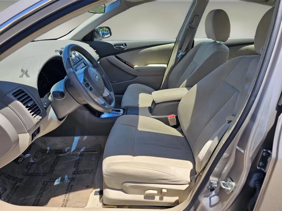 2011 /Blonde Nissan Altima 2.5 S (1N4AL2AP1BC) with an Gas I4 2.5L/ engine, 1-Speed Continuously Variable transmission, located at 521 Old Farm Lane Rd, Prattville, AL, 36066, (334) 325-1505, 32.482460, -86.416367 - 2011 Nissan Altima 2.5 S - Photo#10