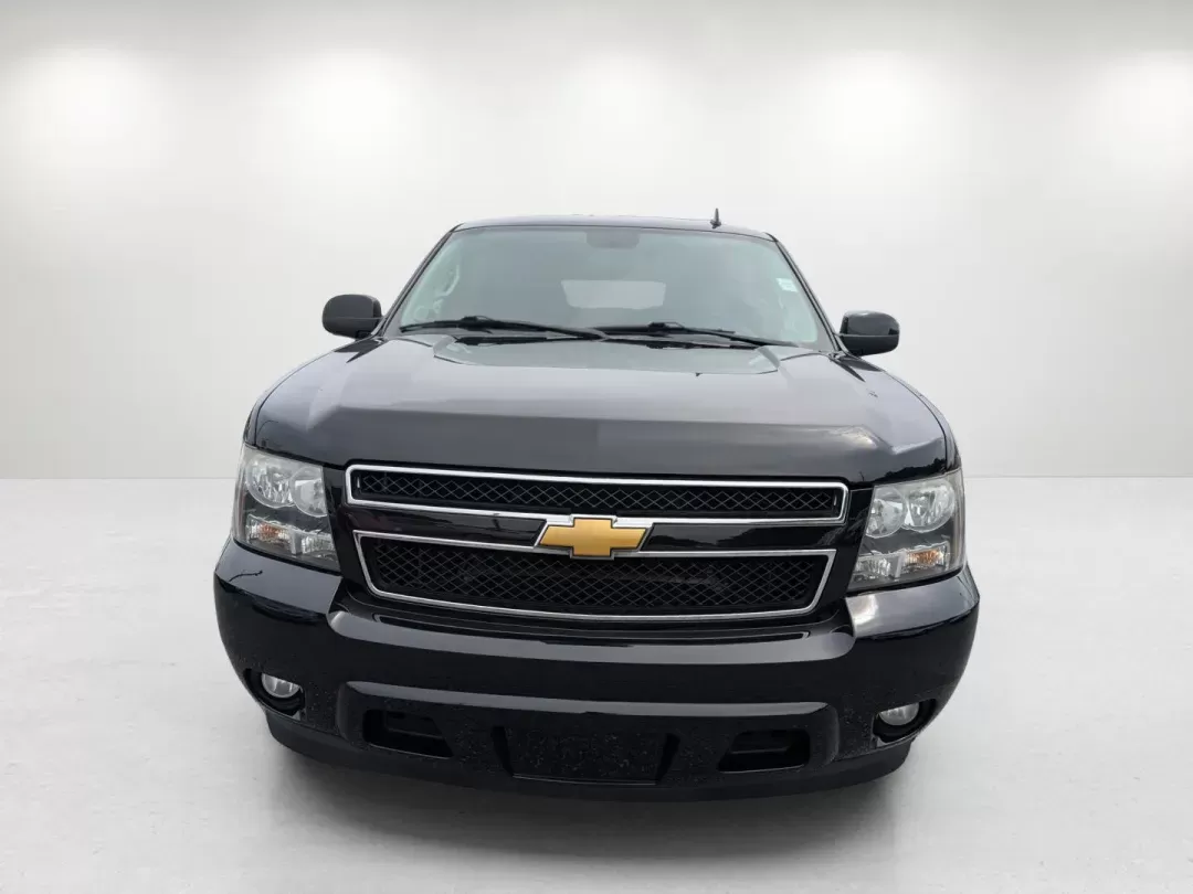 2013 /Ebony Chevrolet Tahoe LT (1GNSCBE04DR) with an Gas/Ethanol V8 5.3L/323 engine, 6-Speed Automatic transmission, located at 3959 U.S. 80 W, Phenix City, AL, 36870, (334) 297-4885, 32.469296, -85.135185 - 2013 Chevrolet Tahoe LT - Photo#2