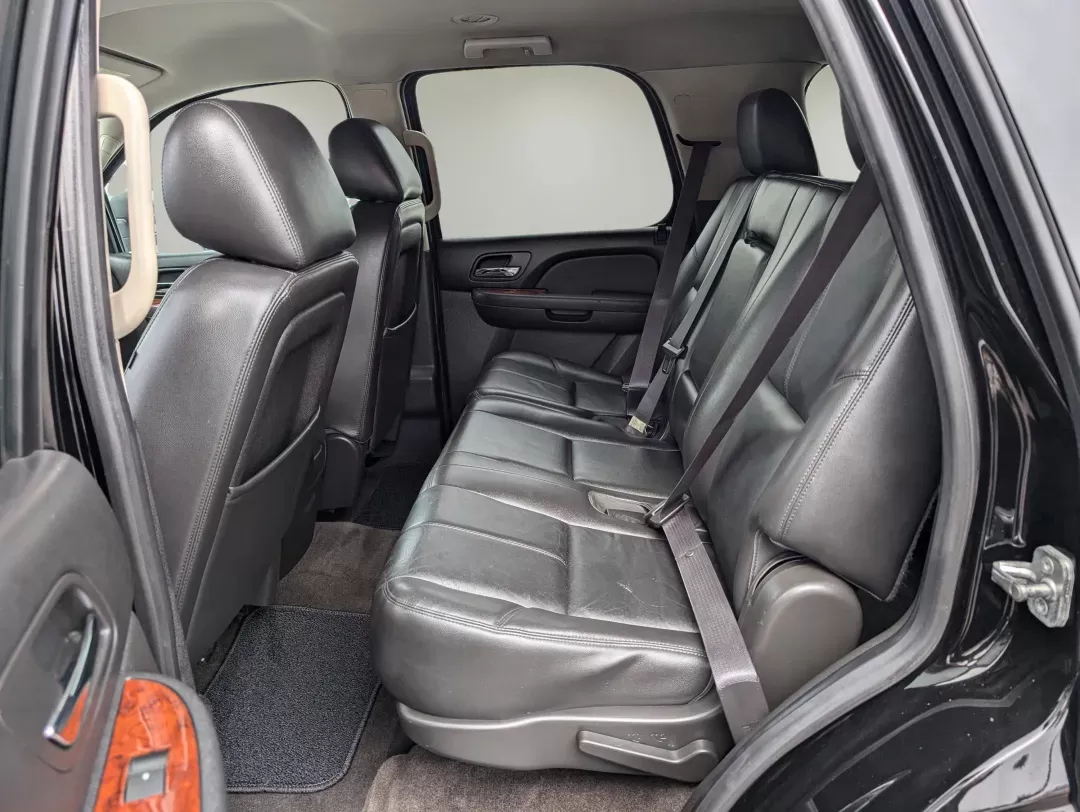 2013 /Ebony Chevrolet Tahoe LT (1GNSCBE04DR) with an Gas/Ethanol V8 5.3L/323 engine, 6-Speed Automatic transmission, located at 3959 U.S. 80 W, Phenix City, AL, 36870, (334) 297-4885, 32.469296, -85.135185 - 2013 Chevrolet Tahoe LT - Photo#11
