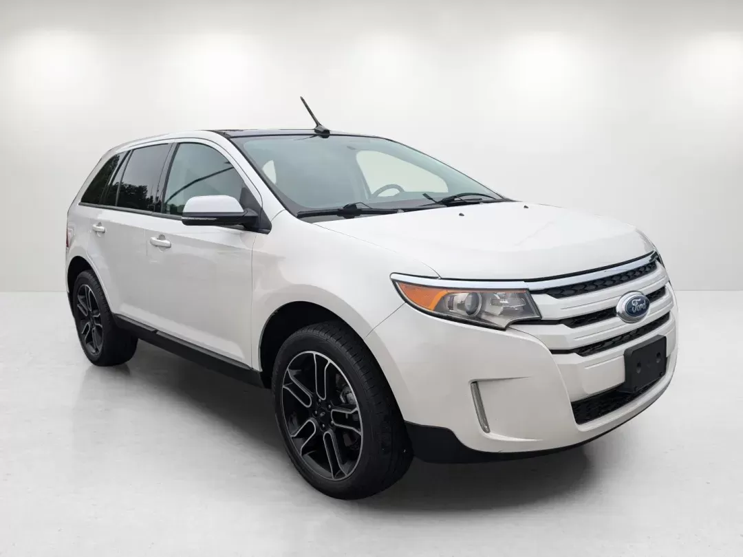 2013 Ford Edge SEL (2FMDK4JC7DB) with an Gas V6 3.5L/213 engine, 6-Speed Automatic w/manual shift transmission, located at 3959 U.S. 80 W, Phenix City, AL, 36870, (334) 297-4885, 32.469296, -85.135185 - 2013 Ford Edge SEL - Photo#2