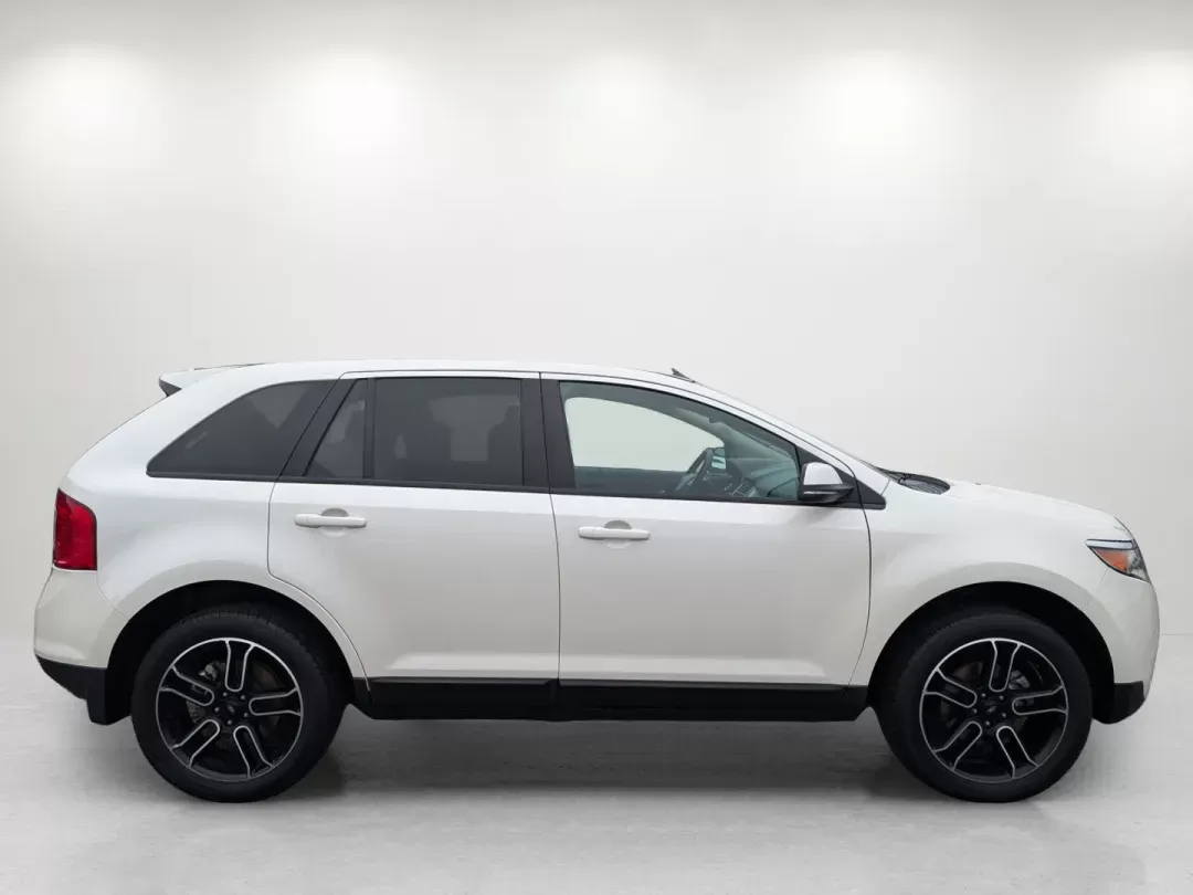 2013 Ford Edge SEL (2FMDK4JC7DB) with an Gas V6 3.5L/213 engine, 6-Speed Automatic w/manual shift transmission, located at 3959 U.S. 80 W, Phenix City, AL, 36870, (334) 297-4885, 32.469296, -85.135185 - 2013 Ford Edge SEL - Photo#3