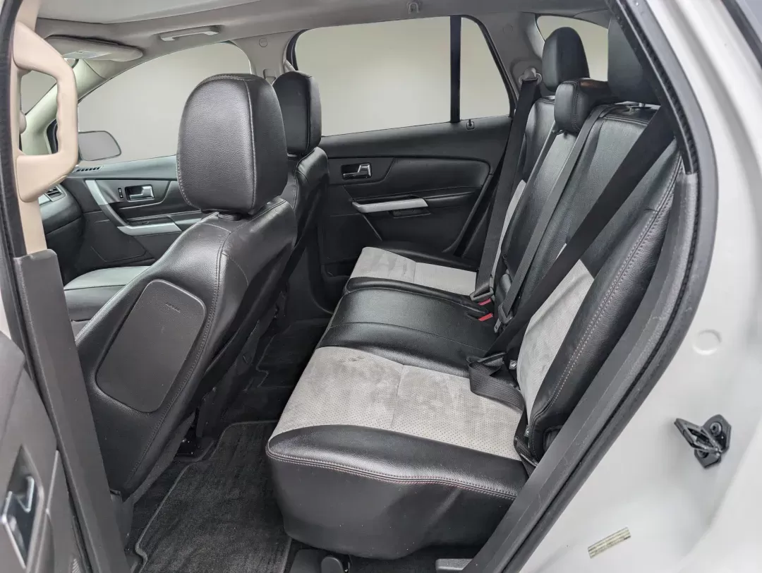 2013 Ford Edge SEL (2FMDK4JC7DB) with an Gas V6 3.5L/213 engine, 6-Speed Automatic w/manual shift transmission, located at 3959 U.S. 80 W, Phenix City, AL, 36870, (334) 297-4885, 32.469296, -85.135185 - 2013 Ford Edge SEL - Photo#10
