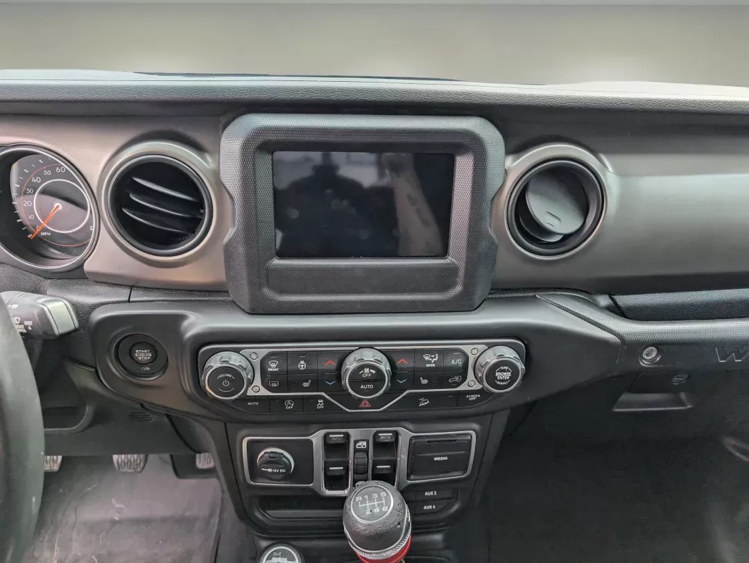 2018 /Black Jeep Wrangler Unlimited Sport S (1C4HJXDG2JW) with an Regular Unleaded V-6 3.6 L/220 engine, 6-Speed Manual w/OD transmission, located at 3959 U.S. 80 W, Phenix City, AL, 36870, (334) 297-4885, 32.469296, -85.135185 - 2018 Jeep Wrangler Unlimited Sport S - Photo#13