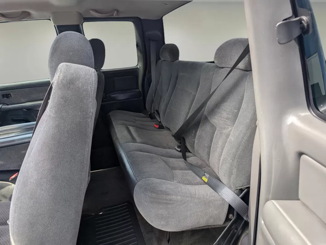 2003 /Dark Charcoal Chevrolet Silverado 1500 LS (2GCEC19V331) with an Gas V8 4.8L/293 engine, 4-Speed Automatic w/OD transmission, located at 3959 U.S. 80 W, Phenix City, AL, 36870, (334) 297-4885, 32.469296, -85.135185 - 2003 Chevrolet Silverado 1500 LS - Photo#11