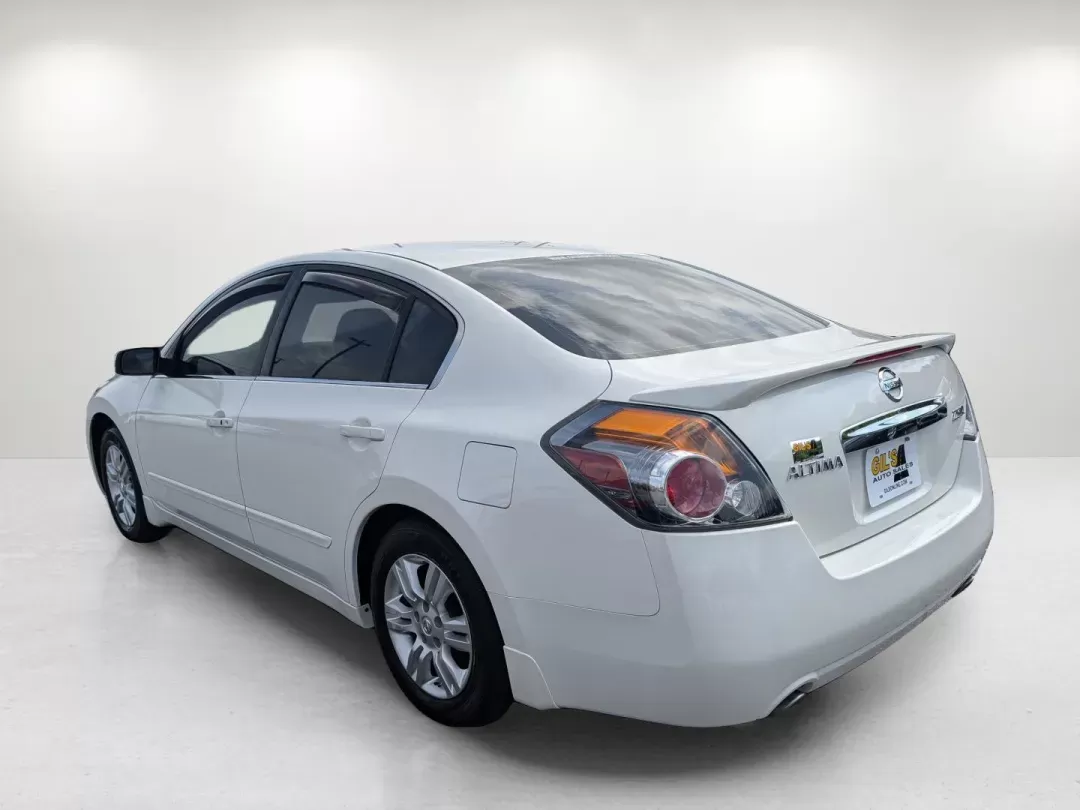 2012 /Blonde Nissan Altima 2.5 SL (1N4AL2APXCC) with an Other engine, located at 3959 U.S. 80 W, Phenix City, AL, 36870, (334) 297-4885, 32.469296, -85.135185 - **Discover Comfort and Style with the 2012 Nissan Altima at Gils Auto!**<br /> <br /> Looking for a reliable vehicle that perfectly balances comfort, style, and practicality? The 2012 Nissan Altima is ideal for long commutes and weekend getaways alike! This sleek sedan combines a smooth ride with im - Photo#6