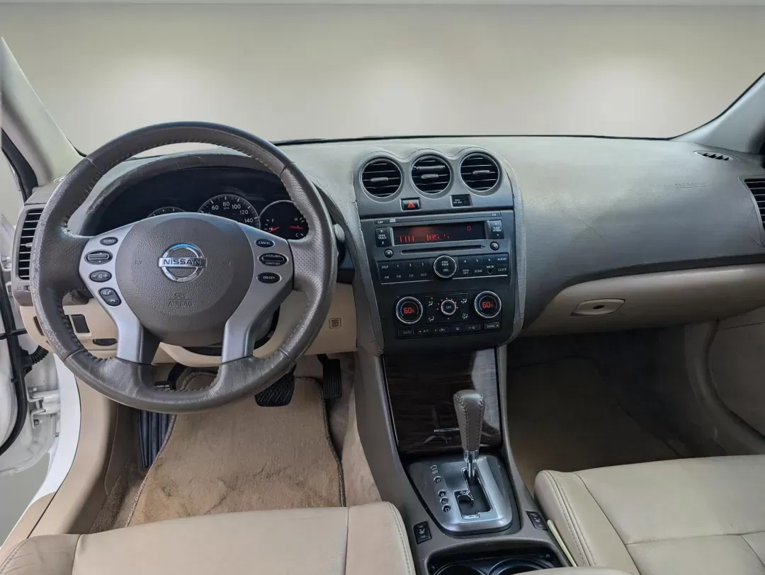 2012 /Blonde Nissan Altima 2.5 SL (1N4AL2APXCC) with an Gas I4 2.5L/ engine, 1-Speed Continuously Variable Ratio transmission, located at 7000 Northlake Connector, Columbus, GA, 31904, (706) 987-8085, 32.524975, -84.978134 - 2012 Nissan Altima 2.5 SL - Photo#11