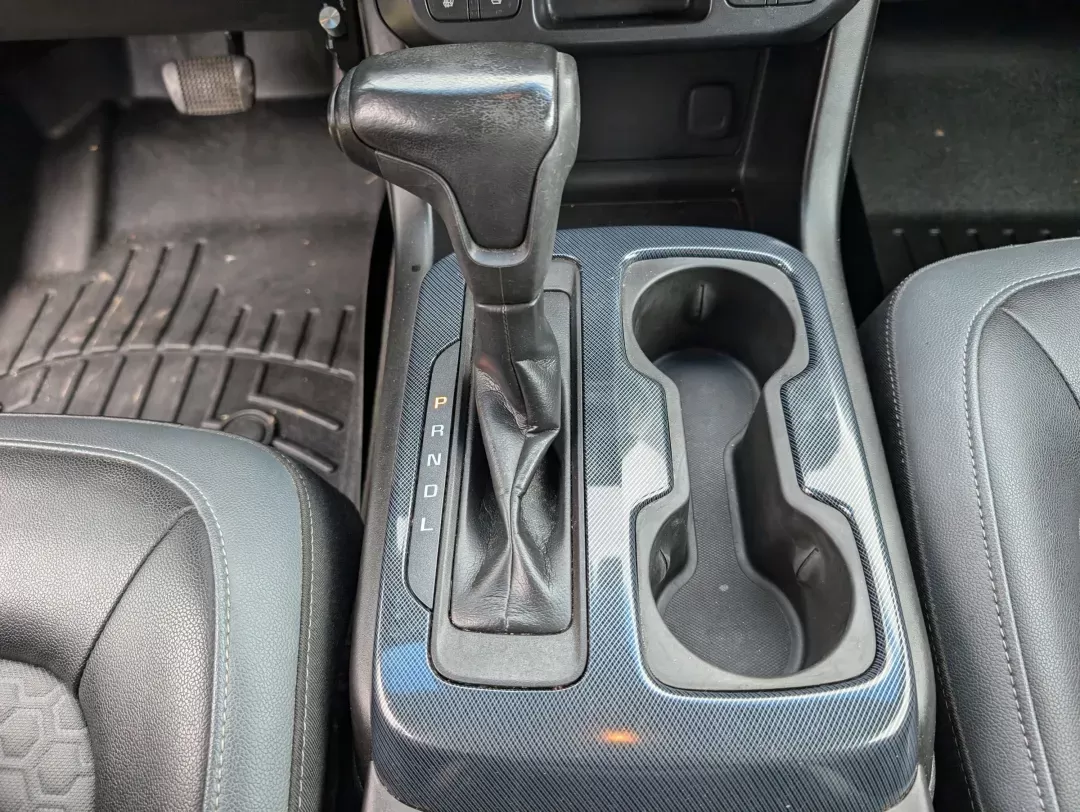 2017 /Jet Black Chevrolet Colorado 2WD Z71 (1GCGSDENXH1) with an Gas V6 3.6L/222 engine, 8-Speed Automatic transmission, located at 3959 U.S. 80 W, Phenix City, AL, 36870, (334) 297-4885, 32.469296, -85.135185 - 2017 Chevrolet Colorado 2WD Z71 - Photo#12
