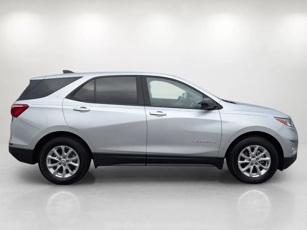 2020 /Medium Ash Gray Chevrolet Equinox LS (3GNAXFEV1LS) with an Turbocharged Gas I4 1.5L/92 engine, 6-Speed Automatic transmission, located at 5115 14th Ave., Columbus, GA, 31904, (706) 323-0345, 32.511494, -84.971046 - 2020 Chevrolet Equinox LS - Photo#3