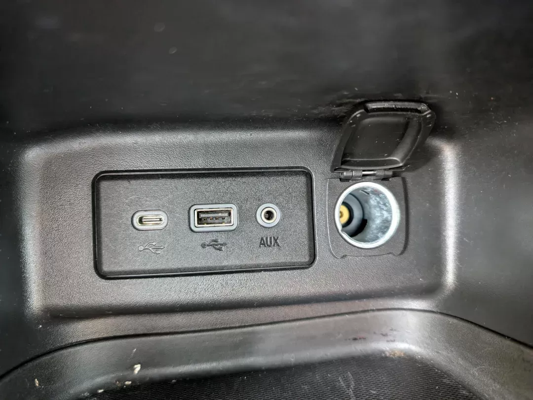 2020 /Medium Ash Gray Chevrolet Equinox LS (3GNAXFEV1LS) with an Turbocharged Gas I4 1.5L/92 engine, 6-Speed Automatic transmission, located at 5115 14th Ave., Columbus, GA, 31904, (706) 323-0345, 32.511494, -84.971046 - 2020 Chevrolet Equinox LS - Photo#14