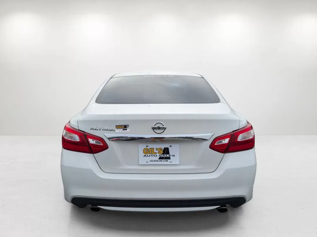 2016 Nissan Altima 2.5 (1N4AL3AP8GN) with an Regular Unleaded I-4 2.5 L/152 engine, 1-Speed CVT w/OD transmission, located at 804 22nd Ave, Phenix City, AL, 36870, (334) 297-1860, 32.484749, -85.024475 - 2016 Nissan Altima 2.5 - Photo#5