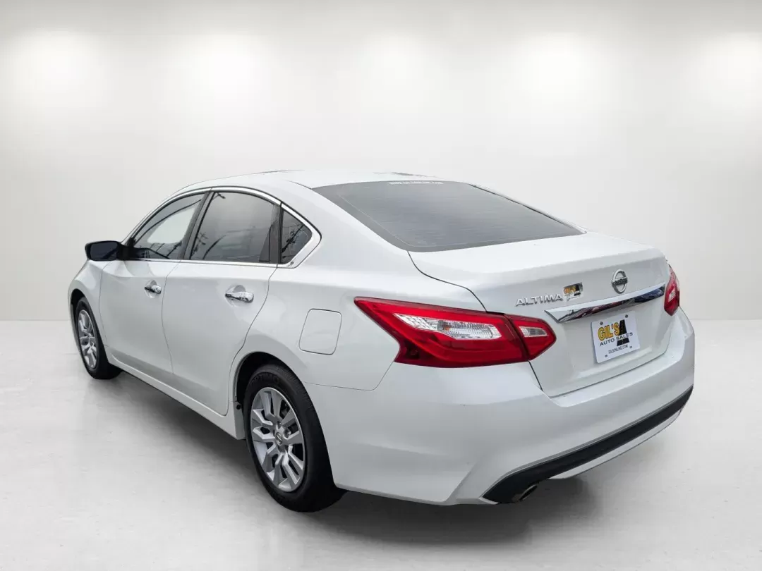 2016 Nissan Altima 2.5 (1N4AL3AP8GN) with an Regular Unleaded I-4 2.5 L/152 engine, 1-Speed CVT w/OD transmission, located at 804 22nd Ave, Phenix City, AL, 36870, (334) 297-1860, 32.484749, -85.024475 - 2016 Nissan Altima 2.5 - Photo#6