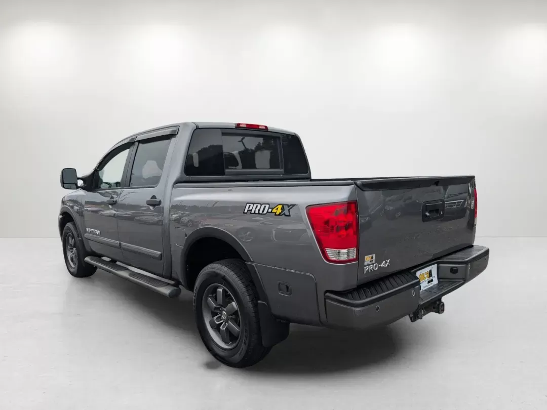 2015 /Charcoal II Nissan Titan PRO-4X (1N6BA0EC8FN) with an Regular Unleaded V-8 5.6 L/339 engine, 5-Speed Automatic w/OD transmission, located at 3959 U.S. 80 W, Phenix City, AL, 36870, (334) 297-4885, 32.469296, -85.135185 - 2015 Nissan Titan PRO-4X - Photo#7