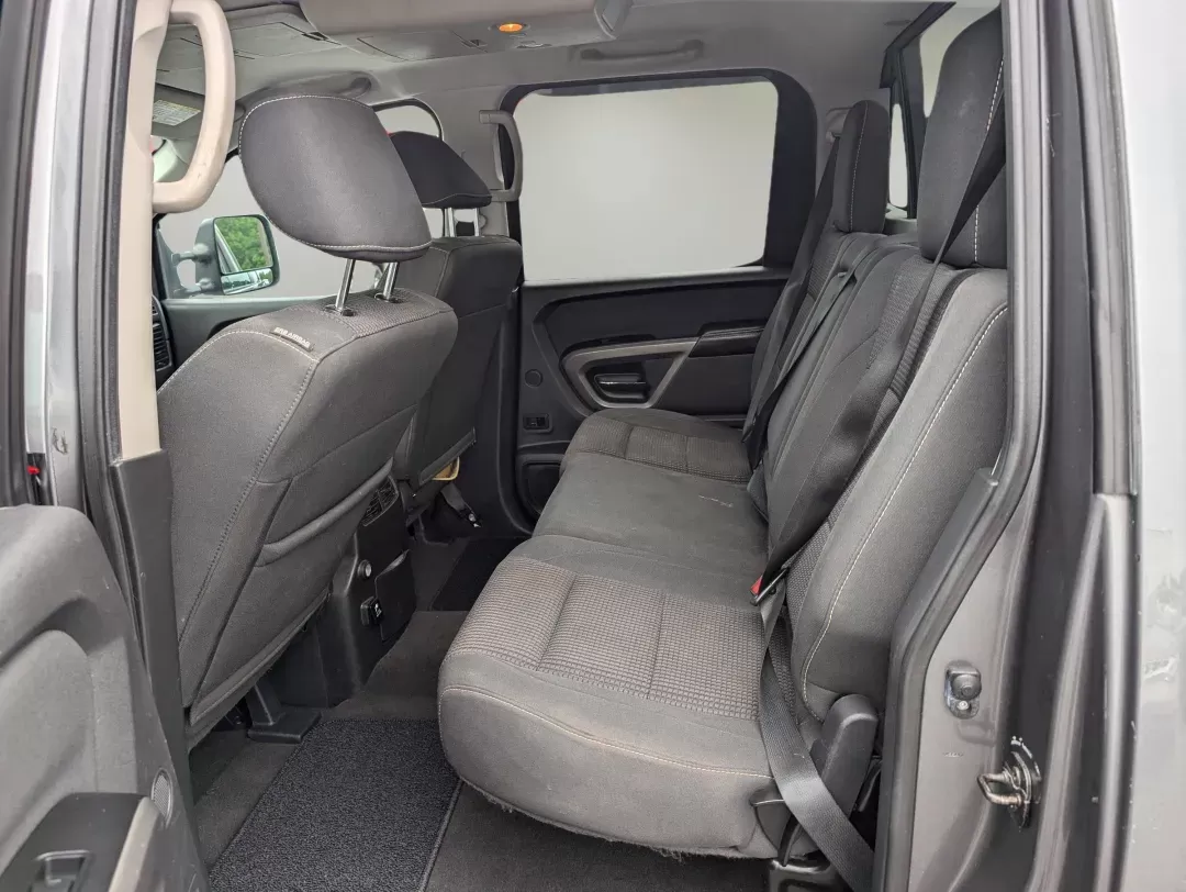 2015 /Charcoal II Nissan Titan PRO-4X (1N6BA0EC8FN) with an Regular Unleaded V-8 5.6 L/339 engine, 5-Speed Automatic w/OD transmission, located at 3959 U.S. 80 W, Phenix City, AL, 36870, (334) 297-4885, 32.469296, -85.135185 - 2015 Nissan Titan PRO-4X - Photo#11