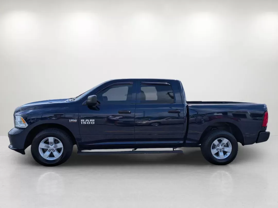 2016 /Diesel Gray/Black Ram 1500 Express (3C6RR6KT1GG) with an Regular Unleaded V-8 5.7 L/345 engine, 8-Speed Automatic w/OD transmission, located at 3959 U.S. 80 W, Phenix City, AL, 36870, (334) 297-4885, 32.469296, -85.135185 - 2016 Ram 1500 Express - Photo#7