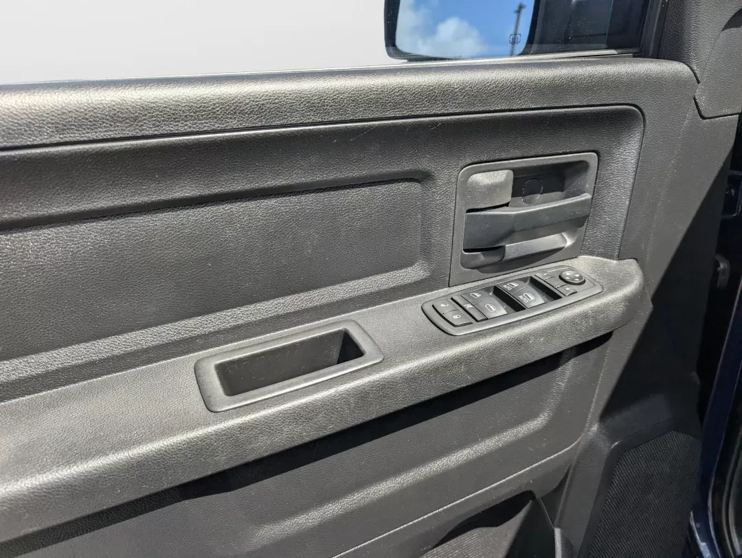 2016 /Diesel Gray/Black Ram 1500 Express (3C6RR6KT1GG) with an Regular Unleaded V-8 5.7 L/345 engine, 8-Speed Automatic w/OD transmission, located at 3959 U.S. 80 W, Phenix City, AL, 36870, (334) 297-4885, 32.469296, -85.135185 - 2016 Ram 1500 Express - Photo#8
