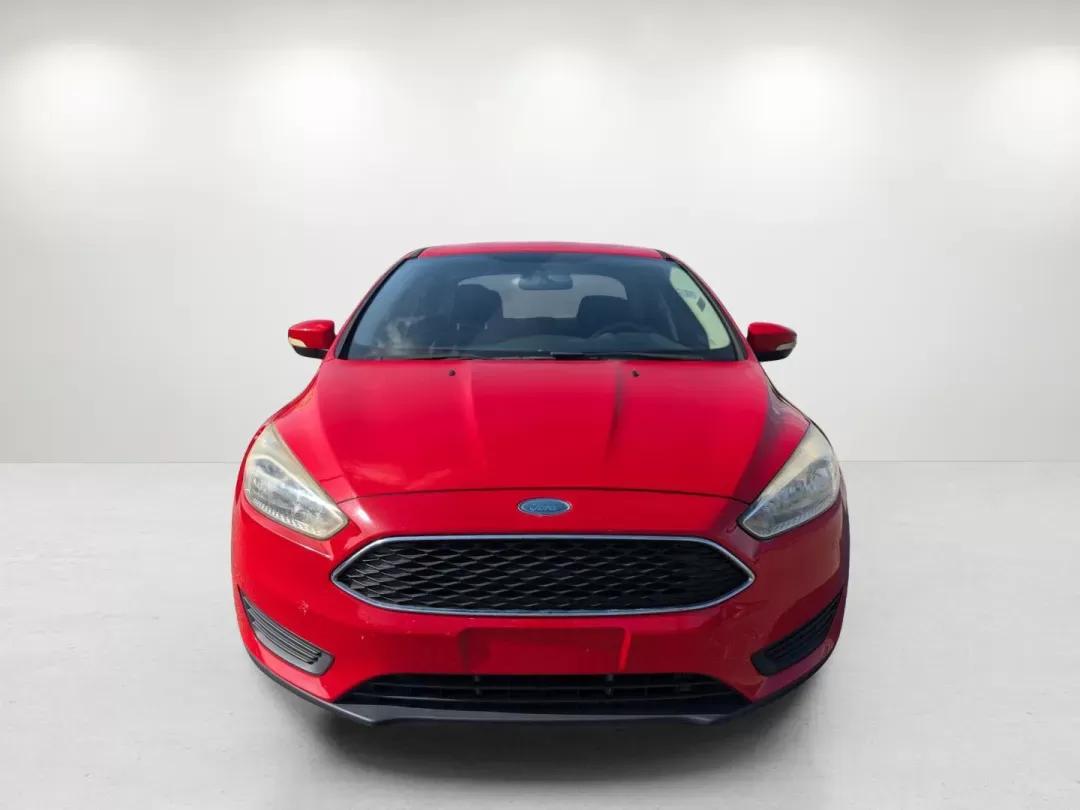 2016 Ford Focus SE (1FADP3F28GL) with an Regular Unleaded I-4 2.0 L/122 engine, located at 3959 U.S. 80 W, Phenix City, AL, 36870, (334) 297-4885, 32.469296, -85.135185 - 2016 Ford Focus SE - Photo#2