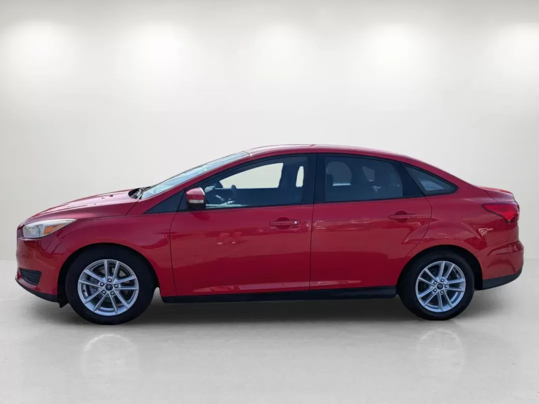 2016 Ford Focus SE (1FADP3F28GL) with an Regular Unleaded I-4 2.0 L/122 engine, located at 3959 U.S. 80 W, Phenix City, AL, 36870, (334) 297-4885, 32.469296, -85.135185 - 2016 Ford Focus SE - Photo#8