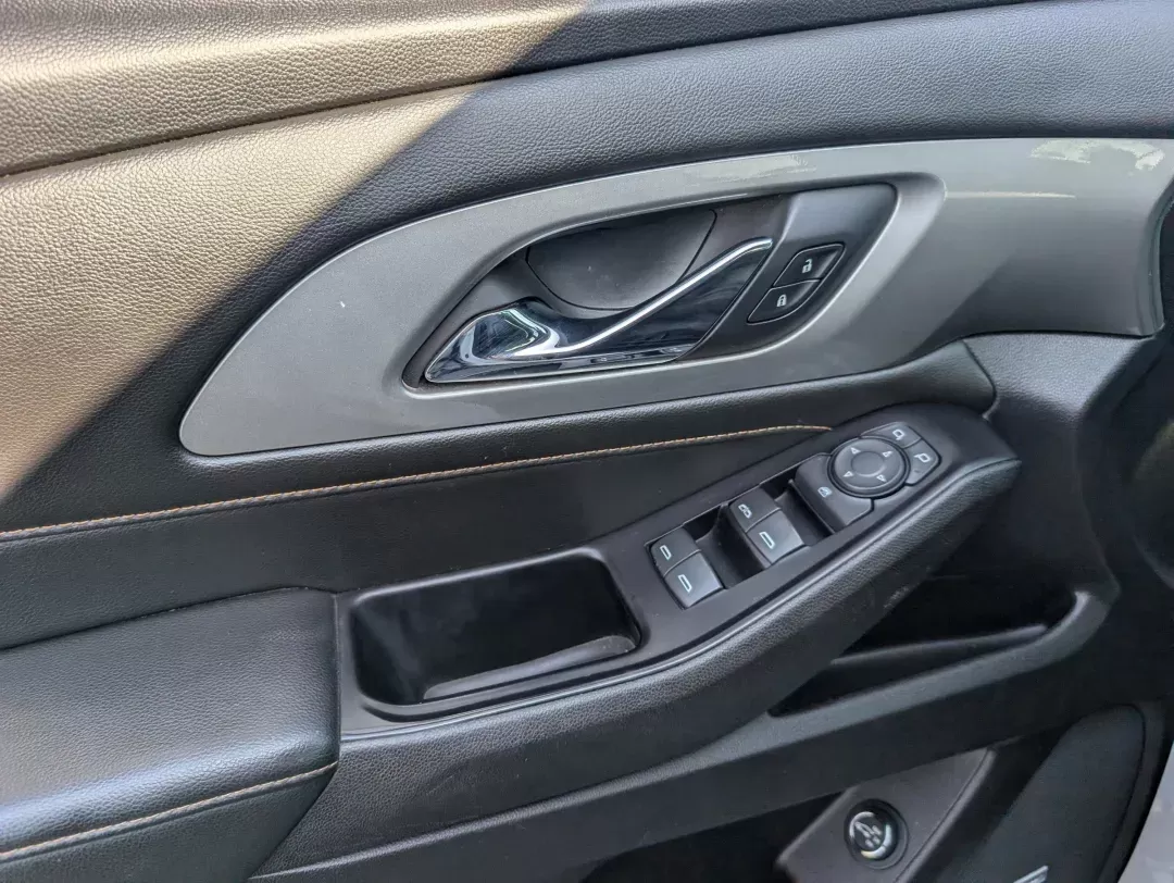 2019 /Jet Black Chevrolet Traverse RS (1GNERJKX0KJ) with an Turbocharged I4 2.0L/122 engine, 9-Speed Automatic transmission, located at 3959 U.S. 80 W, Phenix City, AL, 36870, (334) 297-4885, 32.469296, -85.135185 - 2019 Chevrolet Traverse RS - Photo#8