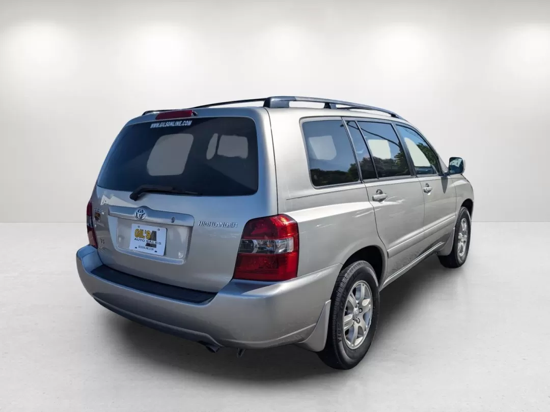 2004 Toyota Highlander (JTEGP21A740) with an Other engine, located at 804 22nd Ave, Phenix City, AL, 36870, (334) 297-1860, 32.484749, -85.024475 - **Unleash Your Adventure with a 2004 Toyota Highlander at Gils Auto - Prattville!**<br /> <br /> Are you ready to elevate your weekend getaways or enhance your daily commute? Look no further than this impressive 2004 Toyota Highlander, perfect for growing families or budget-conscious buyers looking - Photo#4