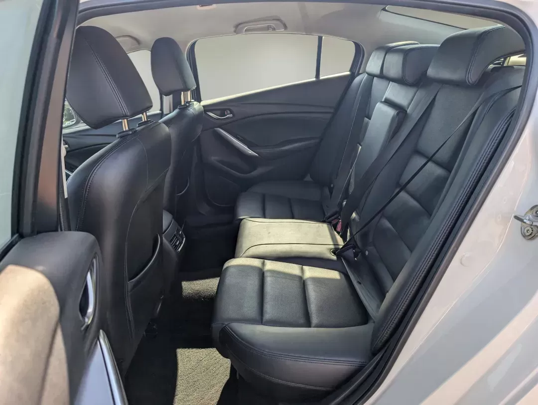 2017 /Black Mazda Mazda6 Touring (JM1GL1V50H1) with an Regular Unleaded I-4 2.5 L/152 engine, 6-Speed Automatic w/OD transmission, located at 3959 U.S. 80 W, Phenix City, AL, 36870, (334) 297-4885, 32.469296, -85.135185 - 2017 Mazda Mazda6 Touring - Photo#10