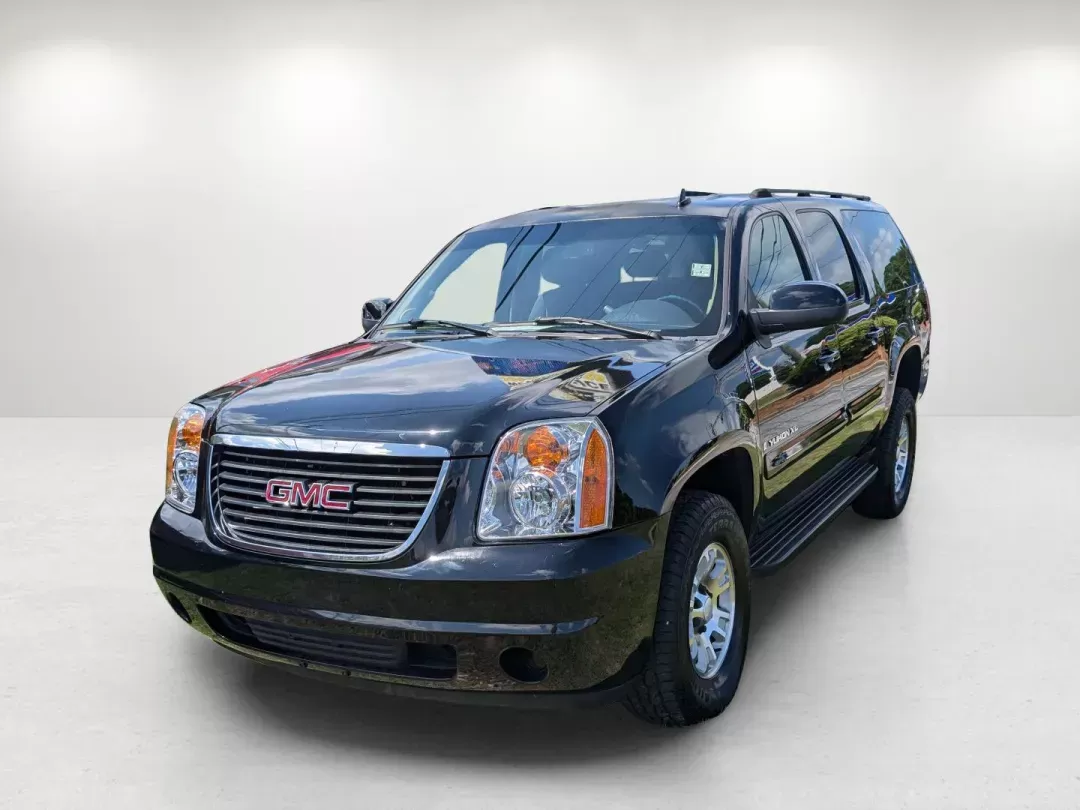 2007 /Ebony GMC Yukon XL SLE (1GKFC16J87R) with an Gas V8 5.3L/323 engine, 4-Speed Automatic w/OD transmission, located at 3959 U.S. 80 W, Phenix City, AL, 36870, (334) 297-4885, 32.469296, -85.135185 - 2007 GMC Yukon XL SLE - Photo#1