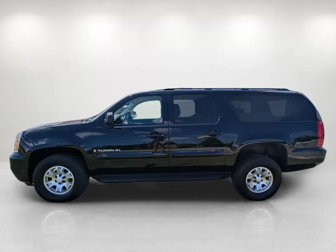 2007 /Ebony GMC Yukon XL SLE (1GKFC16J87R) with an Gas V8 5.3L/323 engine, 4-Speed Automatic w/OD transmission, located at 3959 U.S. 80 W, Phenix City, AL, 36870, (334) 297-4885, 32.469296, -85.135185 - 2007 GMC Yukon XL SLE - Photo#8