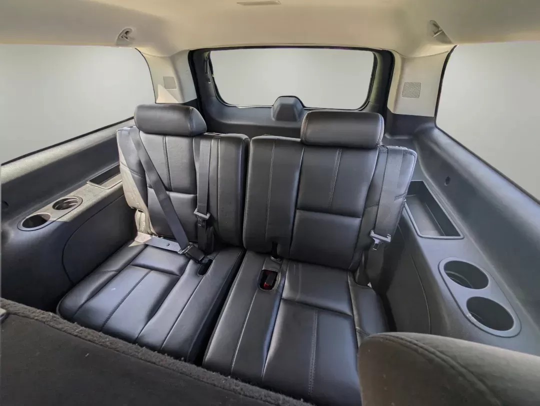 2007 /Ebony GMC Yukon XL SLE (1GKFC16J87R) with an Gas V8 5.3L/323 engine, 4-Speed Automatic w/OD transmission, located at 3959 U.S. 80 W, Phenix City, AL, 36870, (334) 297-4885, 32.469296, -85.135185 - 2007 GMC Yukon XL SLE - Photo#12