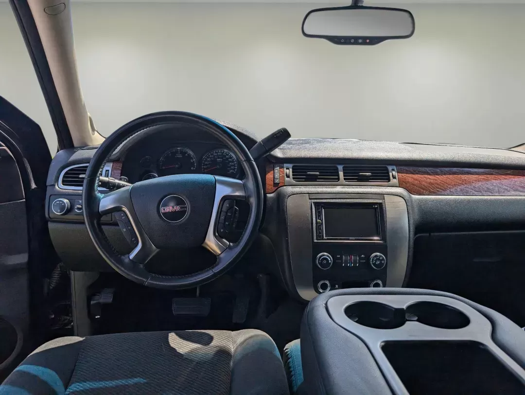 2007 /Ebony GMC Yukon XL SLE (1GKFC16J87R) with an Gas V8 5.3L/323 engine, 4-Speed Automatic w/OD transmission, located at 3959 U.S. 80 W, Phenix City, AL, 36870, (334) 297-4885, 32.469296, -85.135185 - 2007 GMC Yukon XL SLE - Photo#13