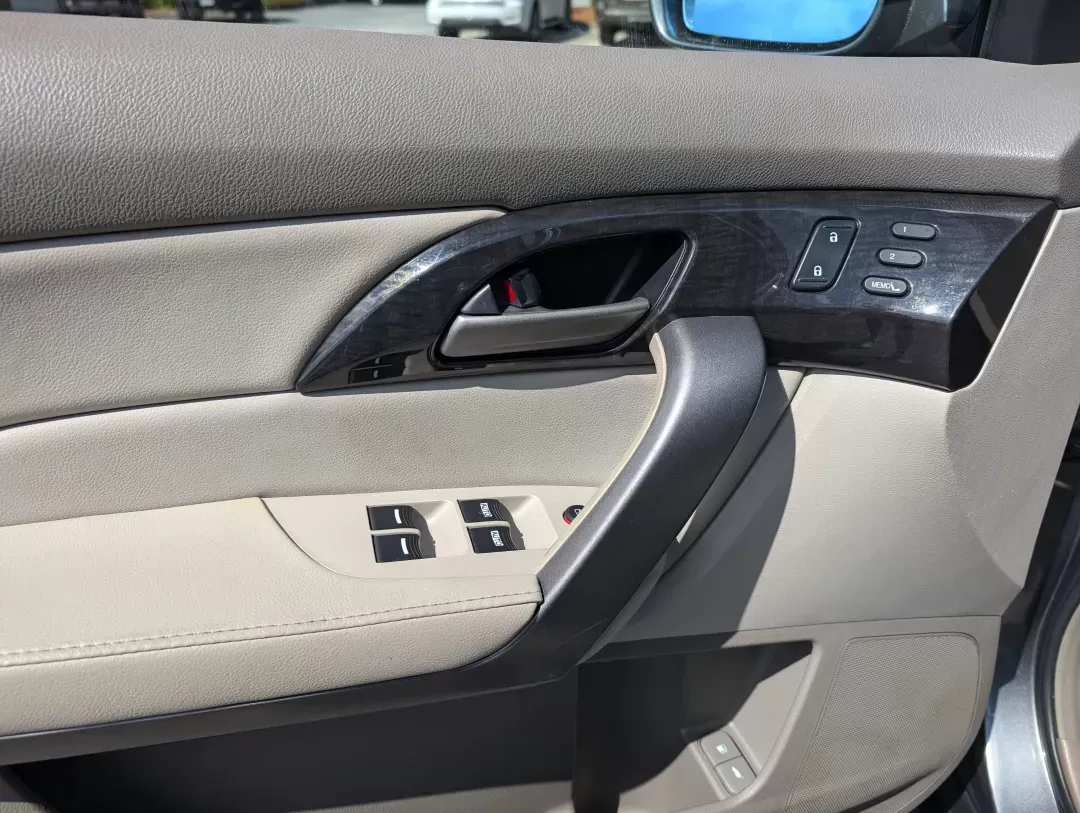 2009 Acura MDX Tech/Entertainment Pkg (2HNYD28429H) with an Gas V6 3.7L/ engine, 5-Speed Automatic w/OD transmission, located at 3959 U.S. 80 W, Phenix City, AL, 36870, (334) 297-4885, 32.469296, -85.135185 - 2009 Acura MDX Tech/Entertainment Pkg - Photo#8