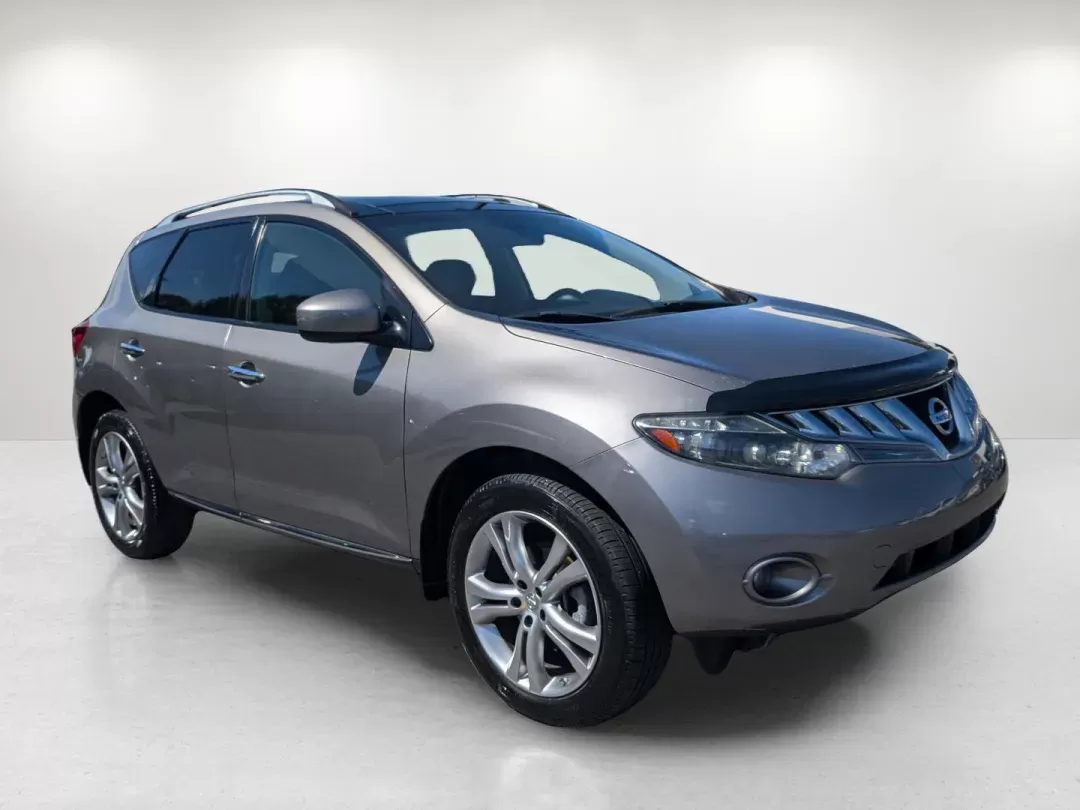 2010 /Black Nissan Murano LE (JN8AZ1MU9AW) with an Gas V6 3.5L/ engine, 1-Speed Continuously Variable Automatic (CVT) transmission, located at 3959 U.S. 80 W, Phenix City, AL, 36870, (334) 297-4885, 32.469296, -85.135185 - 2010 Nissan Murano LE - Photo#3