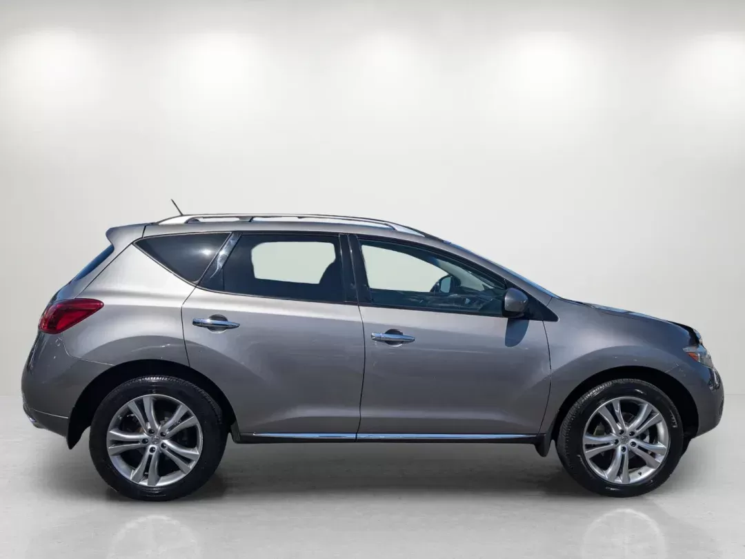 2010 /Black Nissan Murano LE (JN8AZ1MU9AW) with an Gas V6 3.5L/ engine, 1-Speed Continuously Variable Automatic (CVT) transmission, located at 3959 U.S. 80 W, Phenix City, AL, 36870, (334) 297-4885, 32.469296, -85.135185 - 2010 Nissan Murano LE - Photo#4