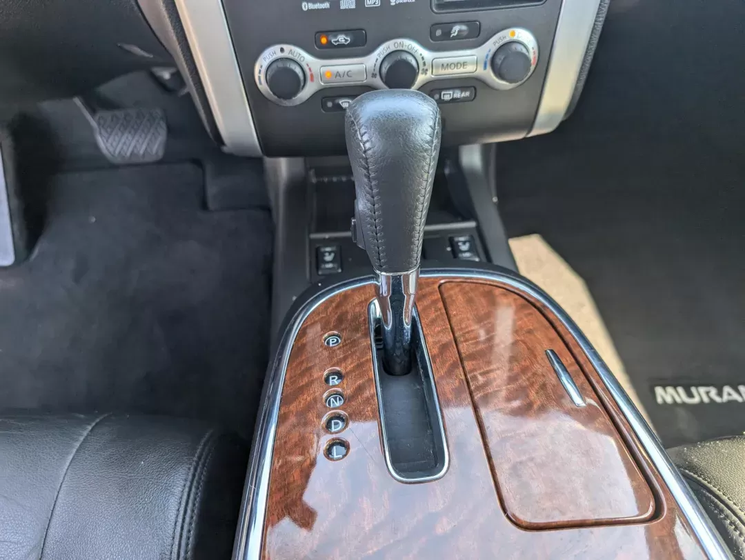 2010 /Black Nissan Murano LE (JN8AZ1MU9AW) with an Gas V6 3.5L/ engine, 1-Speed Continuously Variable Automatic (CVT) transmission, located at 3959 U.S. 80 W, Phenix City, AL, 36870, (334) 297-4885, 32.469296, -85.135185 - 2010 Nissan Murano LE - Photo#14