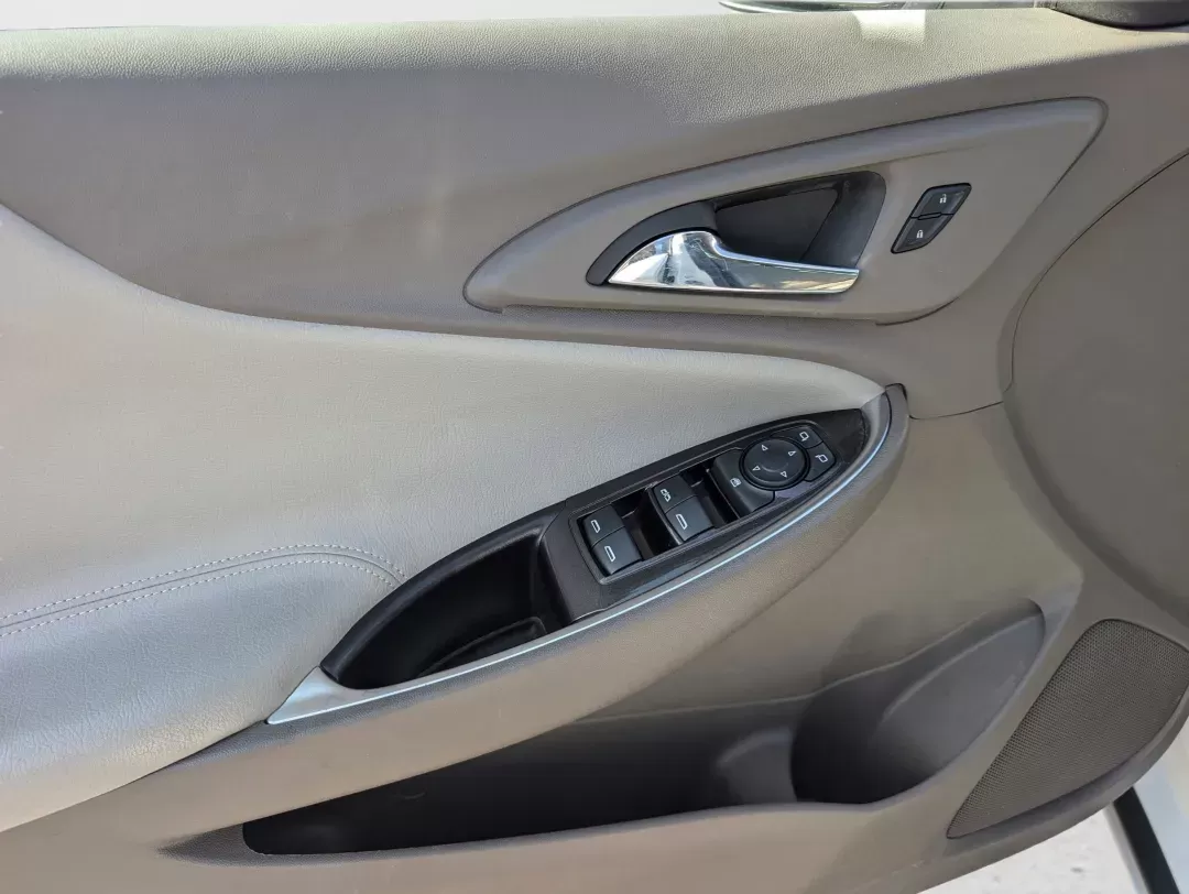 2016 /Dark Atmosphere/Medium Ash Gray Chevrolet Malibu LT (1G1ZE5ST7GF) with an Turbocharged Gas I4 1.5L/91 engine, 6-Speed Automatic transmission, located at 3959 U.S. 80 W, Phenix City, AL, 36870, (334) 297-4885, 32.469296, -85.135185 - 2016 Chevrolet Malibu LT - Photo#8