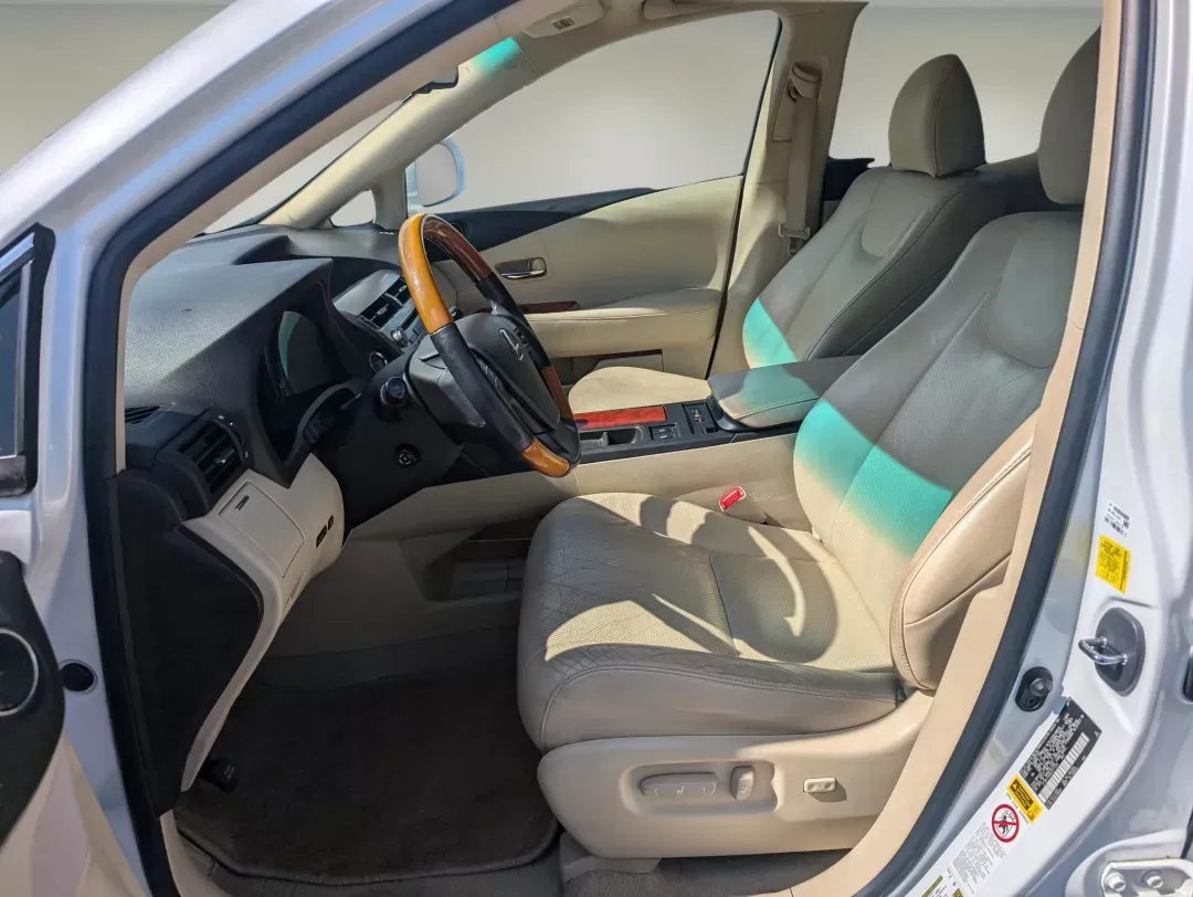 2010 Lexus RX 350 (2T2BK1BA6AC) with an Gas V6 3.5L/211 engine, 6-Speed Automatic w/OD Sequential-Shift transmission, located at 3959 U.S. 80 W, Phenix City, AL, 36870, (334) 297-4885, 32.469296, -85.135185 - 2010 Lexus RX 350 - Photo#10