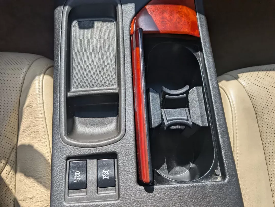2010 Lexus RX 350 (2T2BK1BA6AC) with an Gas V6 3.5L/211 engine, 6-Speed Automatic w/OD Sequential-Shift transmission, located at 3959 U.S. 80 W, Phenix City, AL, 36870, (334) 297-4885, 32.469296, -85.135185 - 2010 Lexus RX 350 - Photo#13