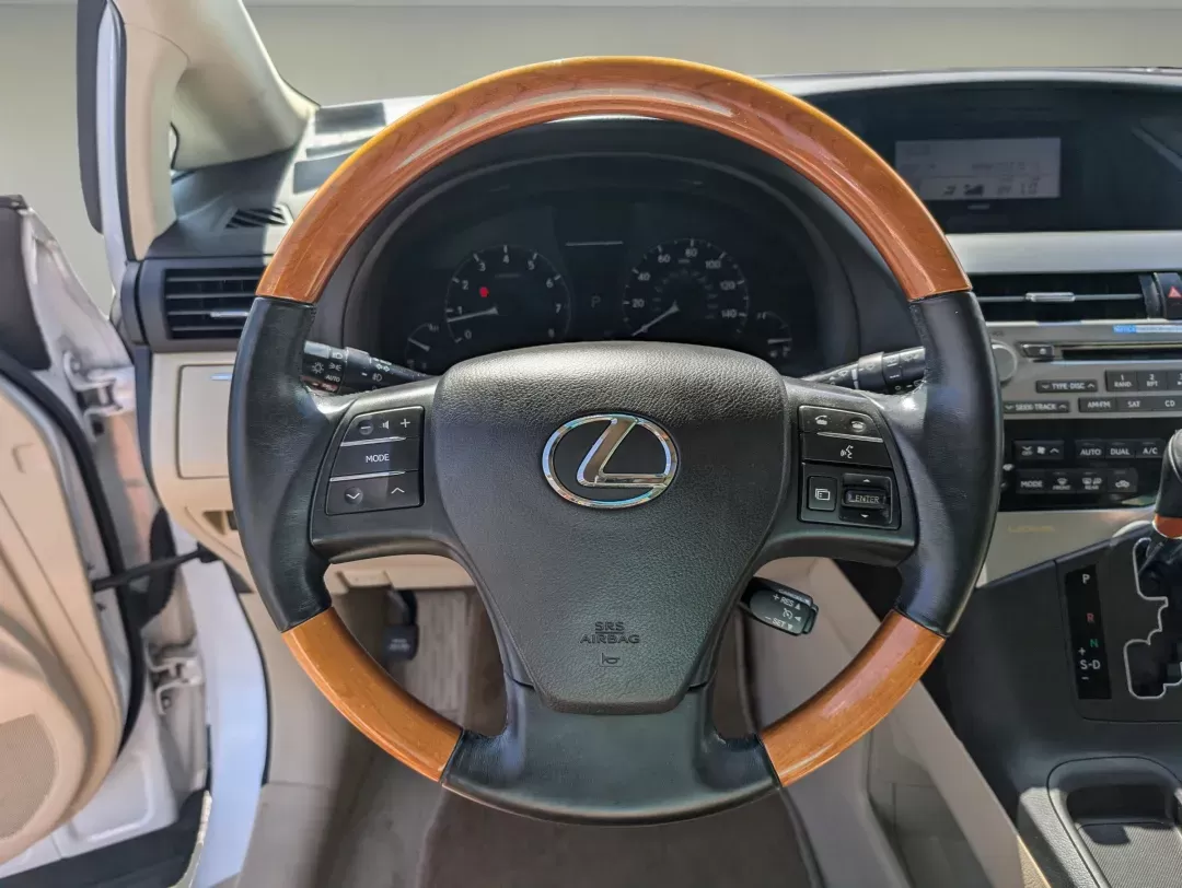 2010 Lexus RX 350 (2T2BK1BA6AC) with an Gas V6 3.5L/211 engine, 6-Speed Automatic w/OD Sequential-Shift transmission, located at 3959 U.S. 80 W, Phenix City, AL, 36870, (334) 297-4885, 32.469296, -85.135185 - 2010 Lexus RX 350 - Photo#16