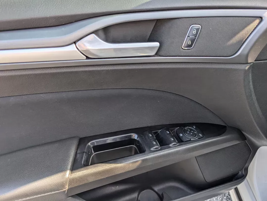 2016 Ford Fusion SE (1FA6P0H72G5) with an Regular Unleaded I-4 2.5 L/152 engine, 6-Speed Automatic w/OD transmission, located at 521 Old Farm Lane Rd, Prattville, AL, 36066, (334) 325-1505, 32.482460, -86.416367 - 2016 Ford Fusion SE - Photo#8