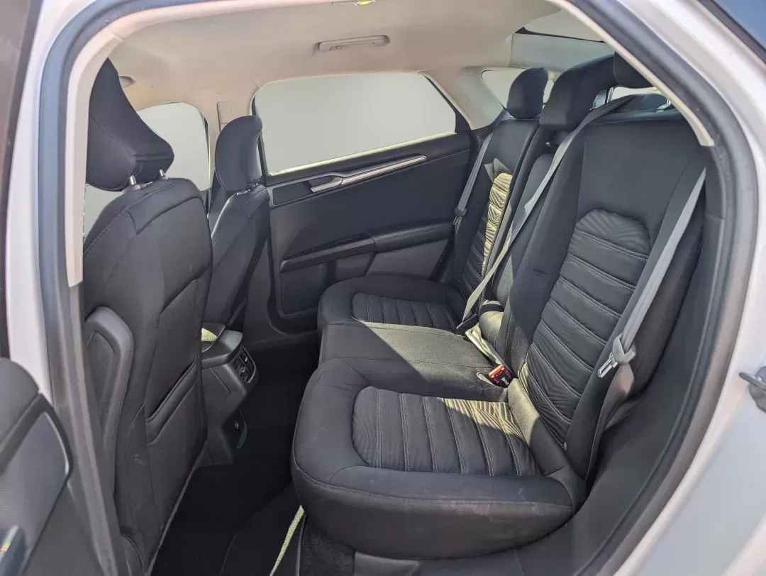 2016 Ford Fusion SE (1FA6P0H72G5) with an Regular Unleaded I-4 2.5 L/152 engine, 6-Speed Automatic w/OD transmission, located at 521 Old Farm Lane Rd, Prattville, AL, 36066, (334) 325-1505, 32.482460, -86.416367 - 2016 Ford Fusion SE - Photo#10